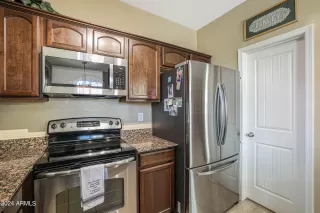 Photo #5: 6647740 Listing