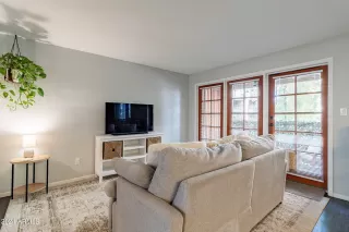 Photo #3: 6647745 Listing