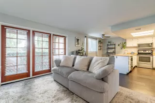 Photo #4: 6647745 Listing