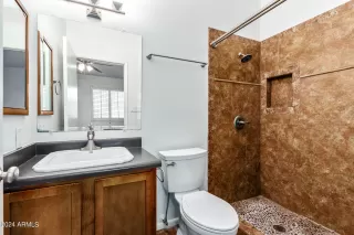 Photo #6: 6647753 Listing
