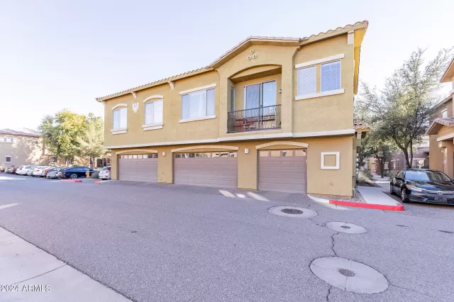 MLS: 6647772 Condo For Sale