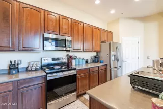 Photo #4: 6647772 Listing