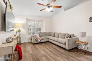 Photo #6: 6647877 Listing