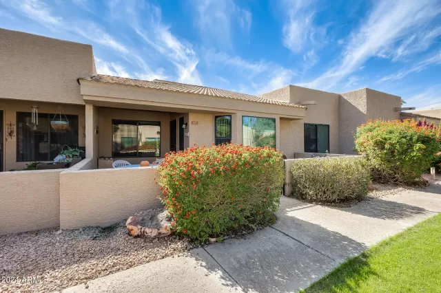 MLS: 6647878 Condo For Sale