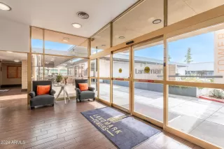 Photo #5: 6647916 Listing