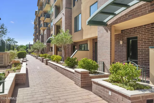 MLS: 6647926 Condo For Sale