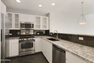 Photo #6: 6647926 Listing 