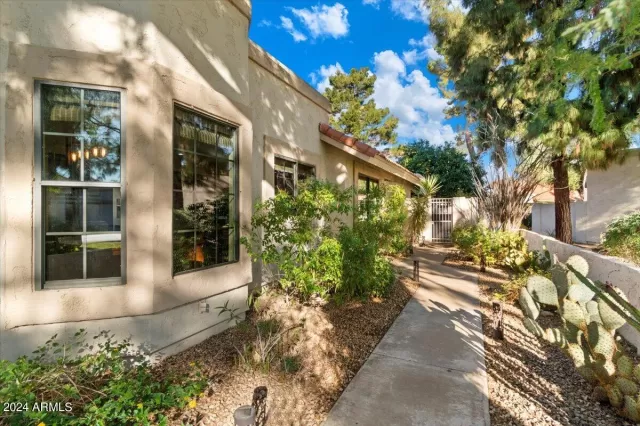 MLS: 6647955 Condo For Sale