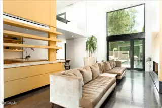 Photo #5: 6648058 Listing