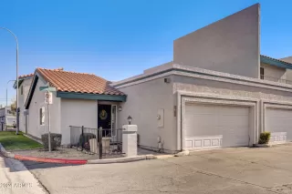 Photo #2: 6648266 Listing 