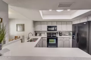 Photo #5: 6648266 Listing 