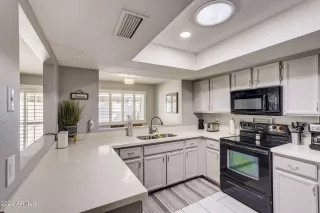 Photo #6: 6648266 Listing 