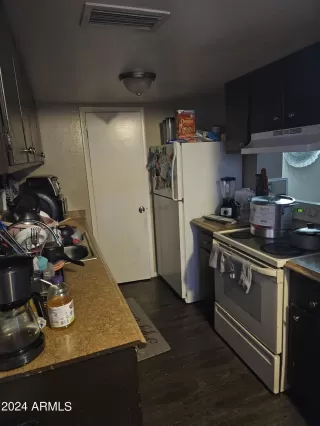 Photo #2: 6648324 Listing