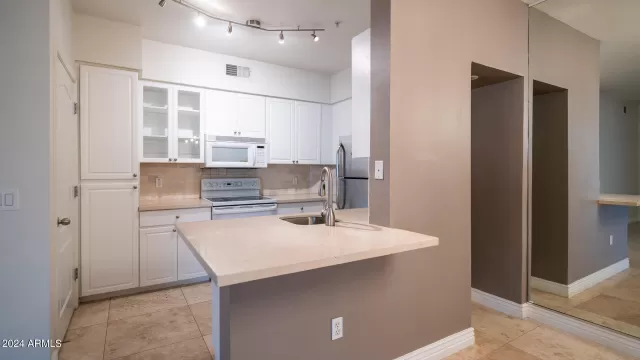 MLS: 6648347 Condo For Sale