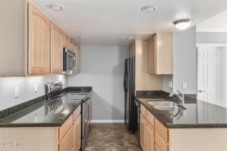 Photo #3: 6648386 Listing