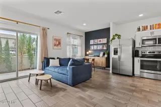 Photo #2: 6648393 Listing