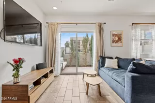 Photo #3: 6648393 Listing