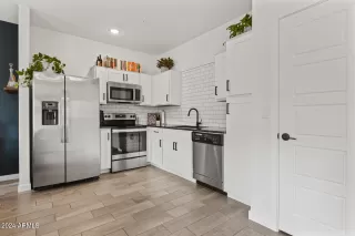 Photo #5: 6648393 Listing