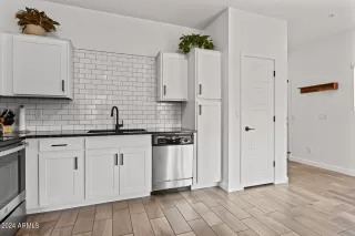 Photo #6: 6648393 Listing