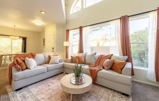 Photo #3: 6648496 Listing