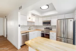 Photo #5: 6648508 Listing 