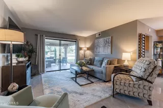 Photo #4: 6648648 Listing