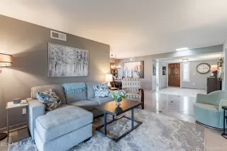 Photo #6: 6648648 Listing