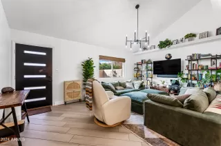 Photo #3: 6648729 Listing