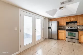 Photo #6: 6648918 Listing 