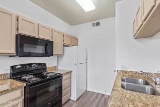 Photo #5: 6648962 Listing