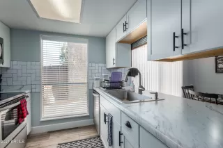 Photo #5: 6649112 Listing