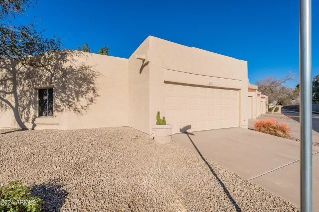 MLS: 6649463 Condo For Sale