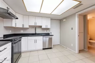 Photo #2: 6649463 Listing