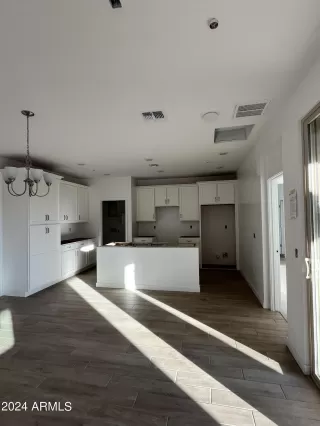 Photo #4: 6649517 Listing 