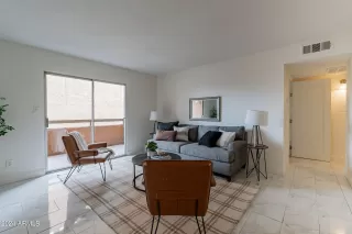 Photo #2: 6649566 Listing