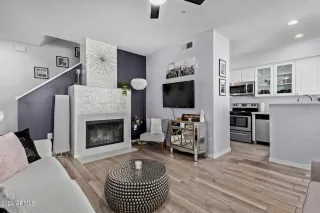 Photo #3: 6649596 Listing