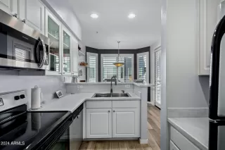 Photo #5: 6649596 Listing