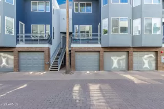 Photo #6: 6649596 Listing