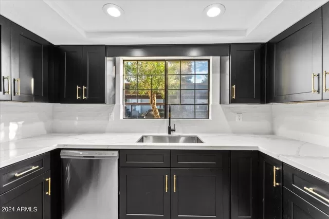 MLS: 6649656 Condo For Sale