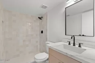 Photo #6: 6649656 Listing