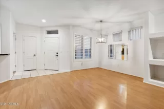 Photo #5: 6649722 Listing