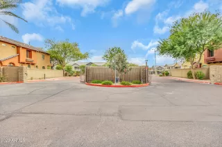 Photo #4: 6649889 Listing 