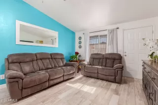 Photo #3: 6650257 Listing