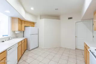 Photo #3: 6650276 Listing