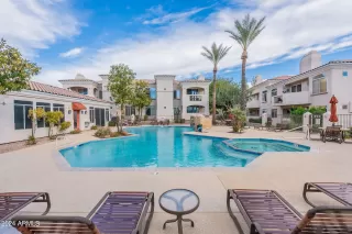 Photo #5: 6650276 Listing