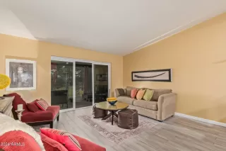 Photo #5: 6650540 Listing