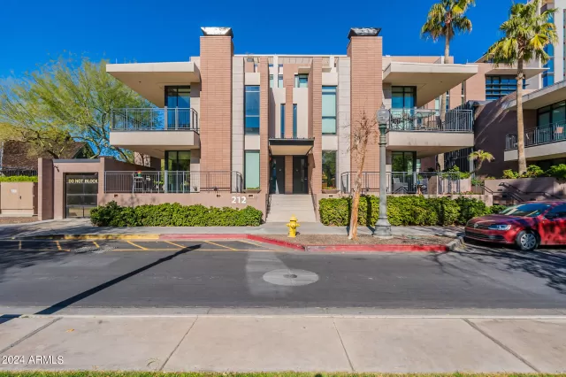 MLS: 6650667 Condo For Sale