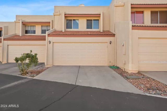 MLS: 6650885 Condo For Sale