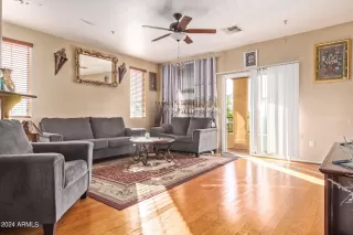 Photo #5: 6651090 Listing