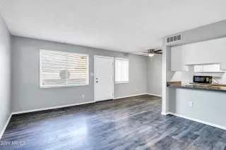 Photo #3: 6651237 Listing